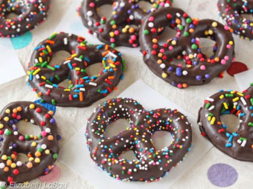 chocolate-dipped-pretzels-recipe